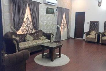 تختخواب و صبحانه Seaview Guest House