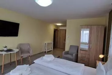 Pensione Anton Apartmanház