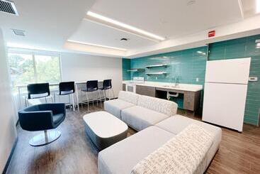 هتل آپارتمان Queen S University Residence