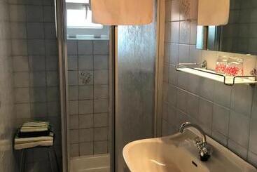 Пансион Gästehaus & Weingut Klein