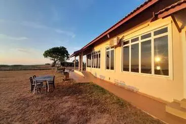 Majatalo Kc Beachfront