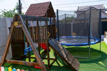 بنسيون Casa 4 Odăi