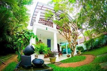 호텔 Mother's Place Nimala