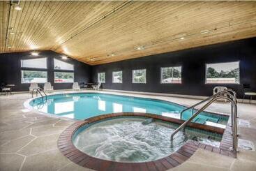 فندق Quality Inn