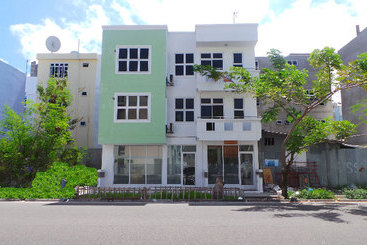 پانسیون Sunset Royal