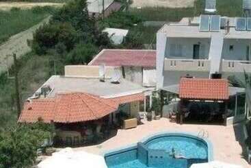 Albatross Studios & Apartments