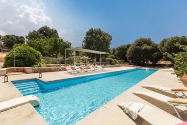 一軒屋 Torre Uliveto