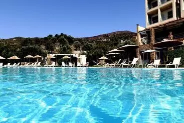 Evia Hotel & Suites