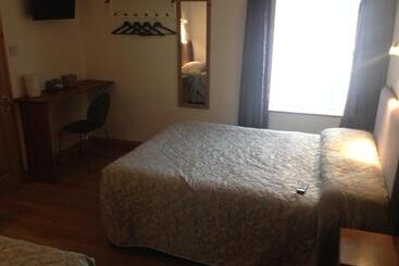 Aamiaismajoitus (B&B) Carragh House