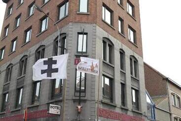 De Bonte Os Hotel & Tower