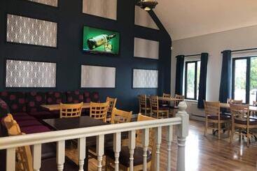 酒店 Balreask Bar, Restaurant & Guest Accommodation