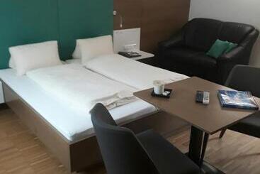 ホテル Eisenhuthaus