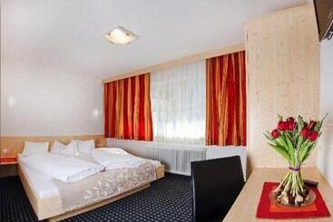 ベッドアンドブレックファースト Café Pension Margret