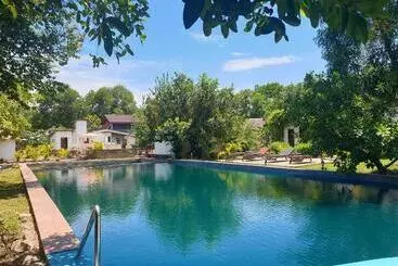 Hotel Bohemiaz Resort And Spa Kampot