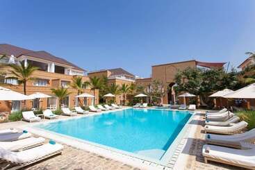 استراحتگاه Medina Palms