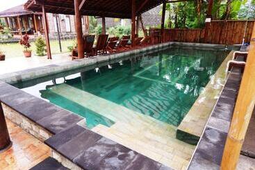 تختخواب و صبحانه Alamanda Family Villas, Pool & Local Tours