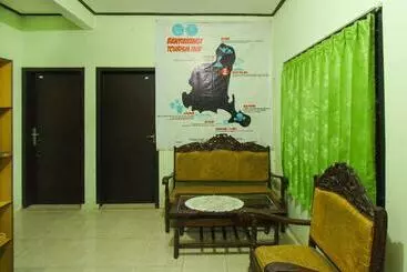 Bed & Breakfast Spot On 1842 Cevilla Bnb Residence Syariah