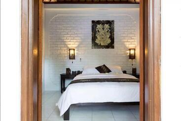 هتل Gusti Homestay Bali