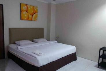 ホテル Karaton Luwuk