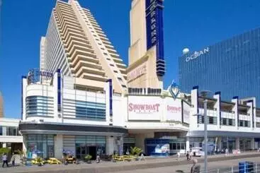 هتل آپارتمان Two Separate Spacious Cozysuites On The Boardwalk