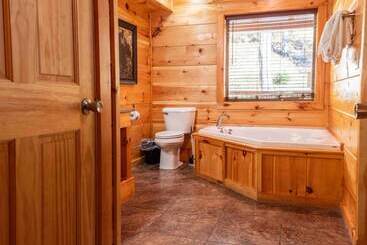 بيت ريفى Whispering Pines Retreat By Ghosal Luxury Lodging