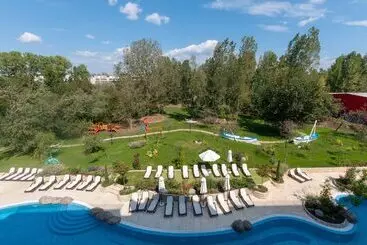 Hotel Harmony Suites Grand Resort