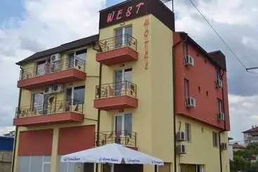 Hotel West