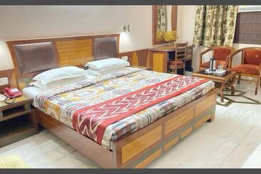 בית מלון כפרי East Park Inn