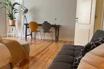 پانسیون Lindo Quarto Com Varanda No Centro De Lisboa