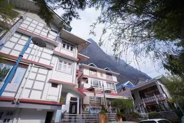 Udaan Tashi Gakhil Resort