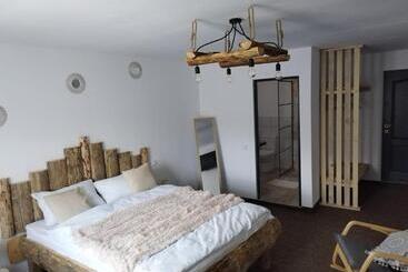 פנסיון Casuta Din Deal