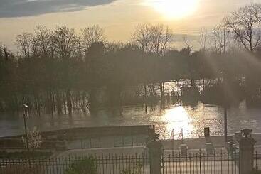 بنسيون Manoir De La Saône
