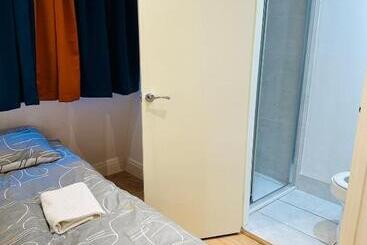 پانسیون Tiny But Private & Best Location