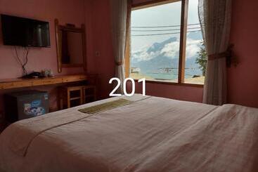 Bed and Breakfast 069b Fansipang Scenery