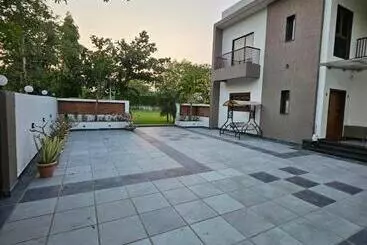 Hotel Cm Farm House