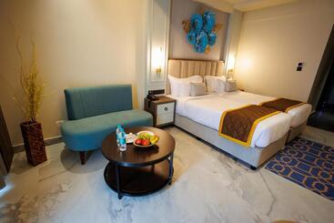 Szálloda Aj Grand Elite