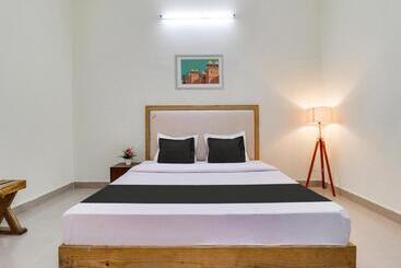 Отель O Sky Inn Residency