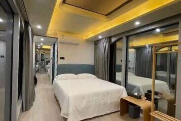 هاستل Kosmo Montenegro