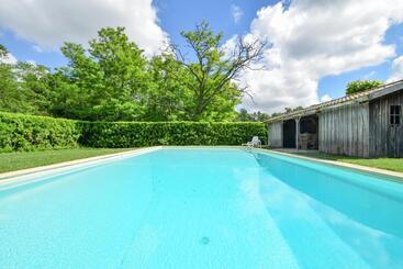 Bed and Breakfast Domaine De Laguneaussan