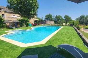 Majatalo Les Dépendances Du Château