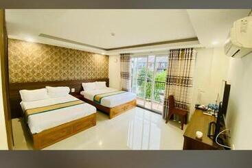 May Hotel Night Market Phu Quoc