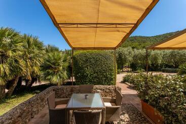 مبيت وإفطار Country Relais La Mortella