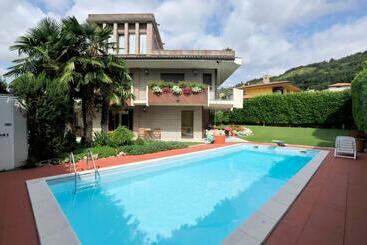 Nocleg ze śniadaniem The Flower Garden