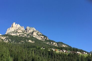 בית מלון כפרי El Paster