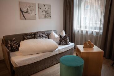 هتل The Laurin Small & Charming