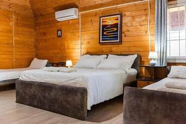 هتل Kompleksi Aljoma