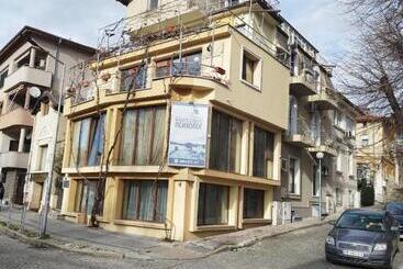 Apartment Veranda Terrace Top Center