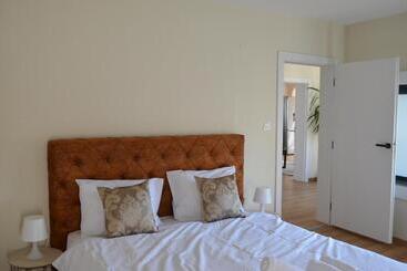 Apartment Veranda Terrace Top Center