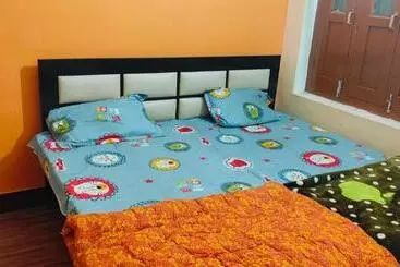 Bed & Breakfast Madhav Home Stay