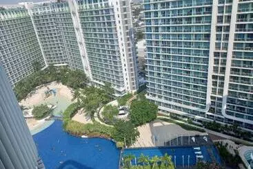 Hotel Azure Staycation By Dubai Cabin